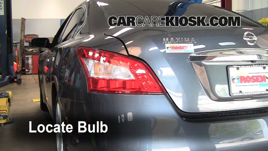 2009 Nissan Maxima S 3.5L V6 Luces Luz de giro trasera (reemplazar foco)